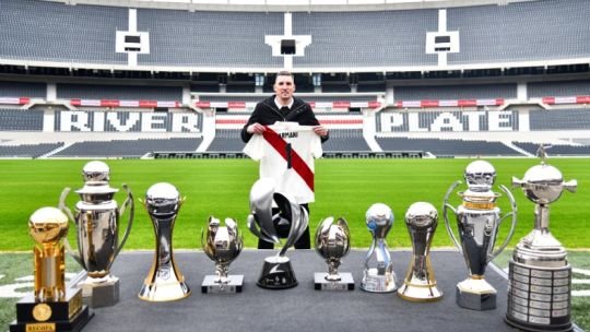 Franco Armani durante su despedida en el Estadio Monumental de River Plate