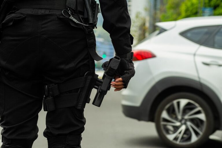 Bloques de cocaína incautados por la Policía de Ecuador en un operativo en El Oro