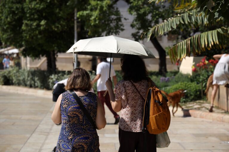Mapa de España con zonas en alerta por altas temperaturas y tormentas