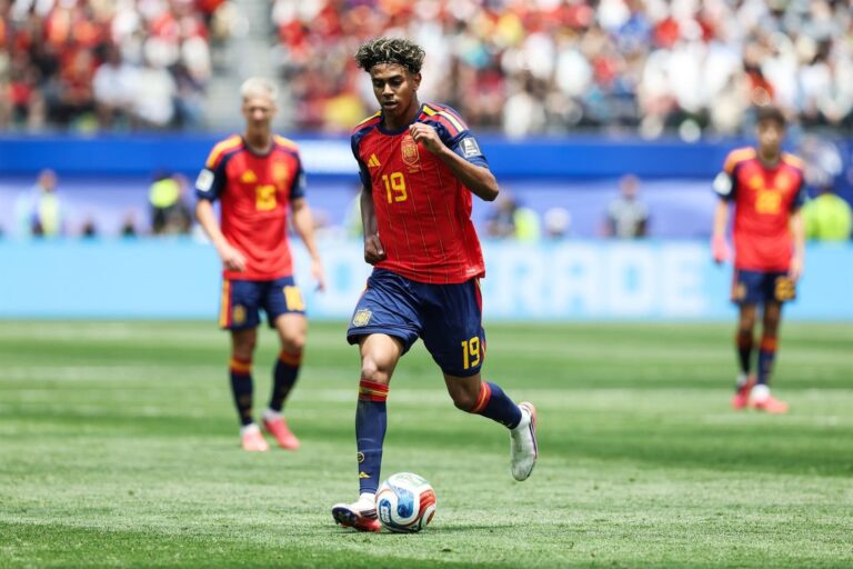 Selección española de fútbol celebrando una victoria en el Mundial