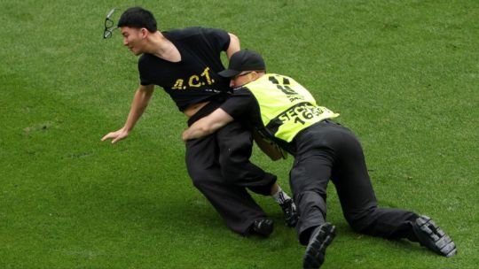 Invasión de campo durante el partido Bélgica vs Senegal en el Mundial 2026