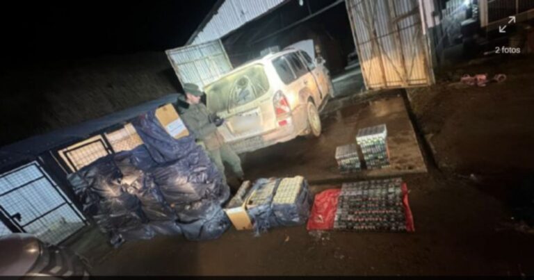 Camioneta Hyundai Terracan abandonada en cauce de agua con bultos en su interior, durante operativo de Gendarmería en Tierra del Fuego
