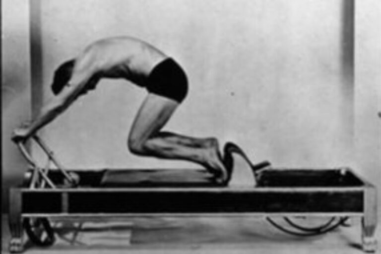 Instructora de pilates Melani Giommetti en el centro de entrenamiento Toulouse en Palermo