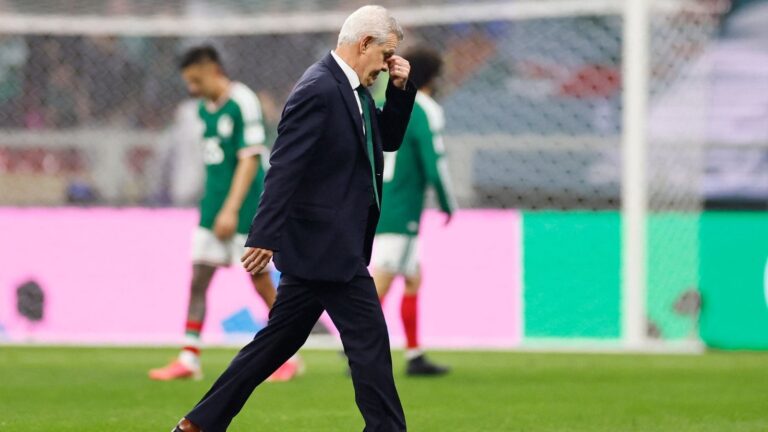 Javier Aguirre en el estadio Azteca durante su último partido como entrenador de la Selección Mexicana