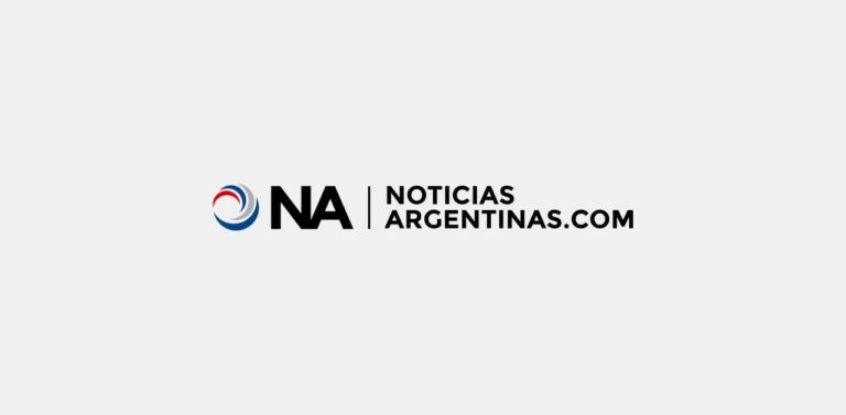Corredores bloqueados por jinetes en la carrera Doble Apolo en Paso Córdoba