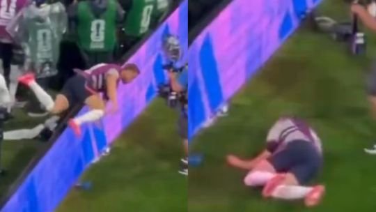 Jordan Henderson siendo retirado en camilla del campo de juego