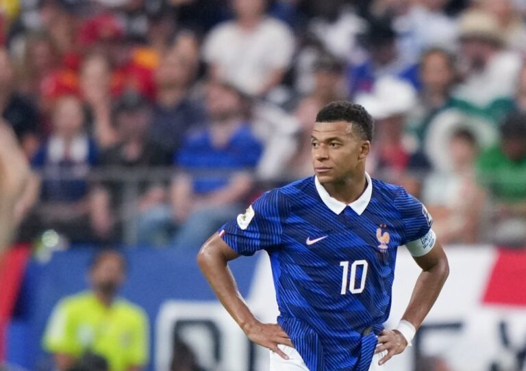 Kylian Mbappé durante el partido Francia vs España en semifinales del Mundial 2026