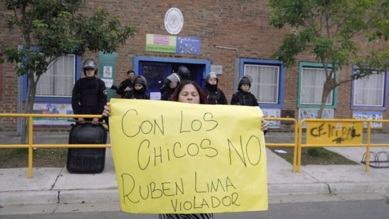 Fachada del jardín de infantes del barrio Empalme Graneros en Rosario