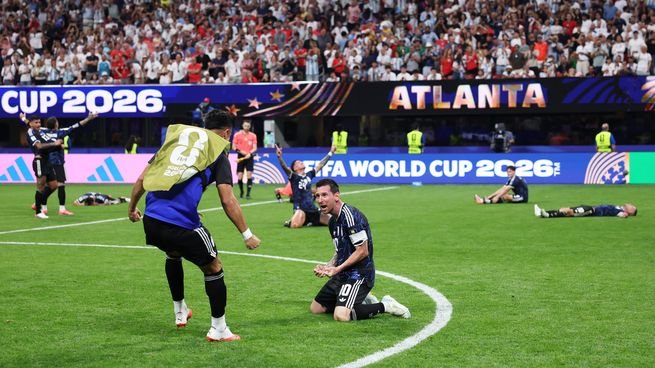 Lionel Messi celebrando la victoria ante Inglaterra en la semifinal del Mundial 2026
