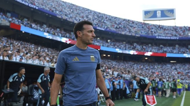 Lionel Scaloni durante la conferencia de prensa posterior al partido Argentina vs Suiza