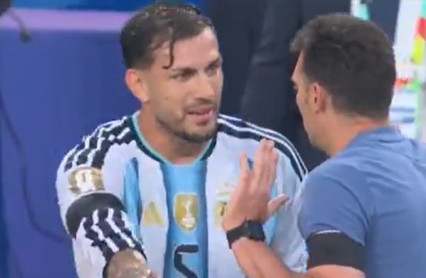 Lionel Scaloni en conferencia de prensa hablando sobre la traducción de su diálogo con Leandro Paredes