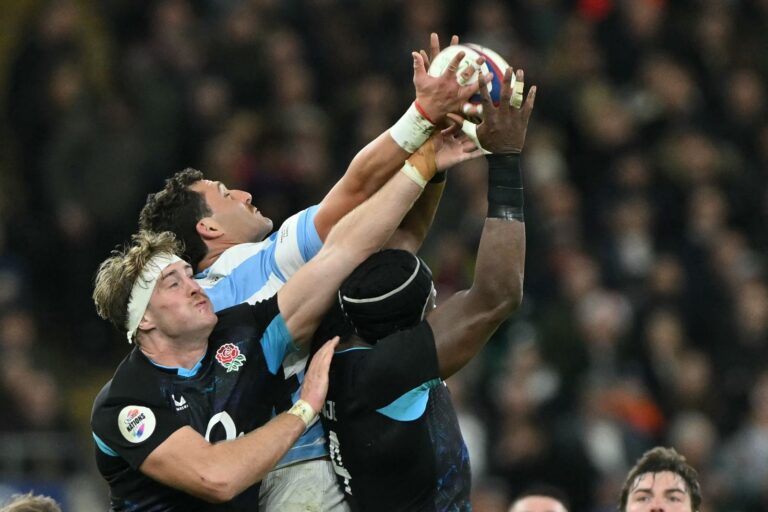 Jugadores de Los Pumas durante un entrenamiento