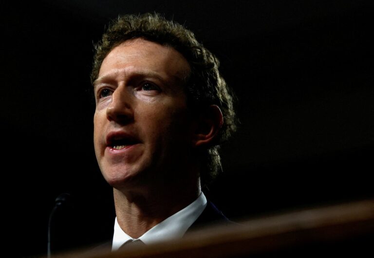 Mark Zuckerberg hablando en un evento tecnológico