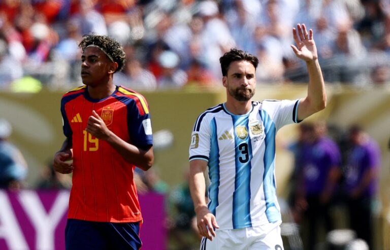 Jugadores de España y Argentina en la final del Mundial 2026