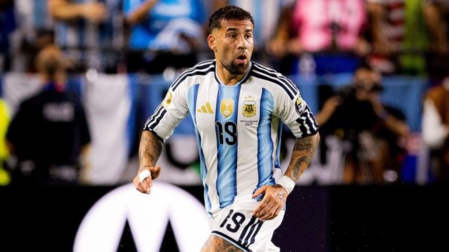 Nicolás Otamendi con la camiseta de la Selección argentina