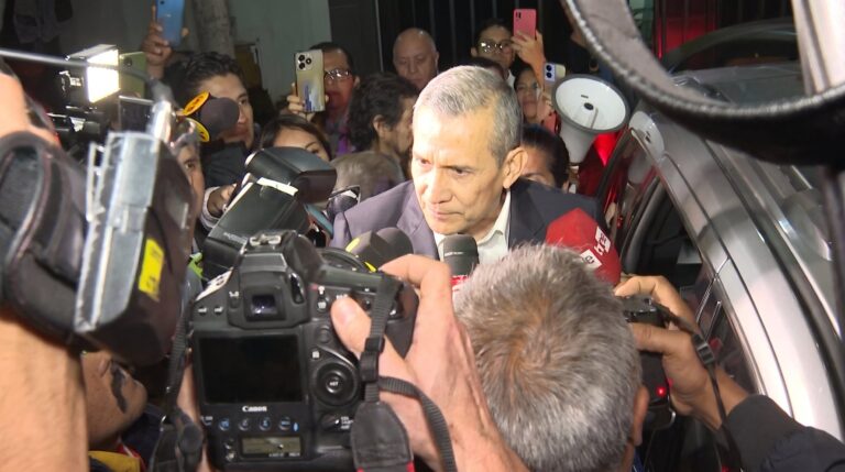 Ollanta Humala saliendo del penal Barbadillo en Ate