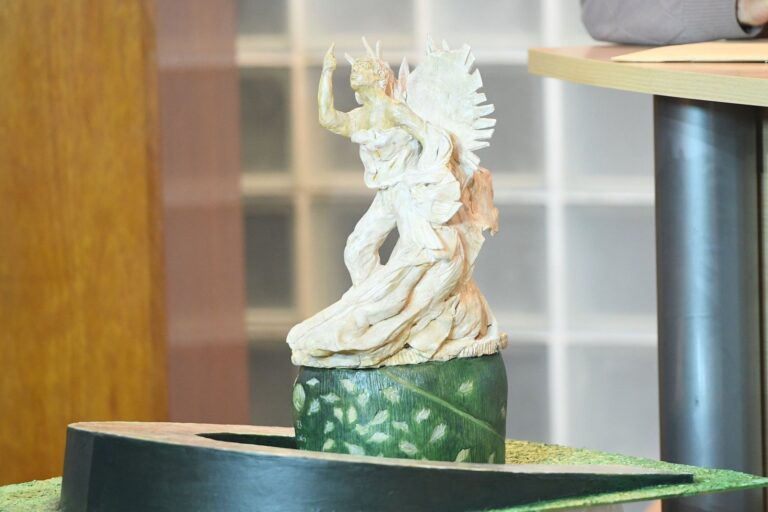 Maqueta del monumento El Ángel de la Puerta 12, escultura de 3,5 metros de altura diseñada por Jorge Aranda