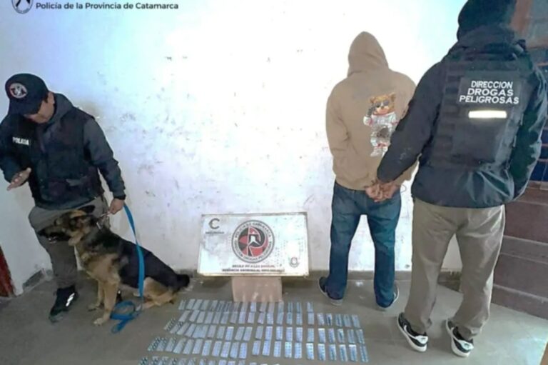Imagen ilustrativa de un operativo antidrogas con pastillas incautadas