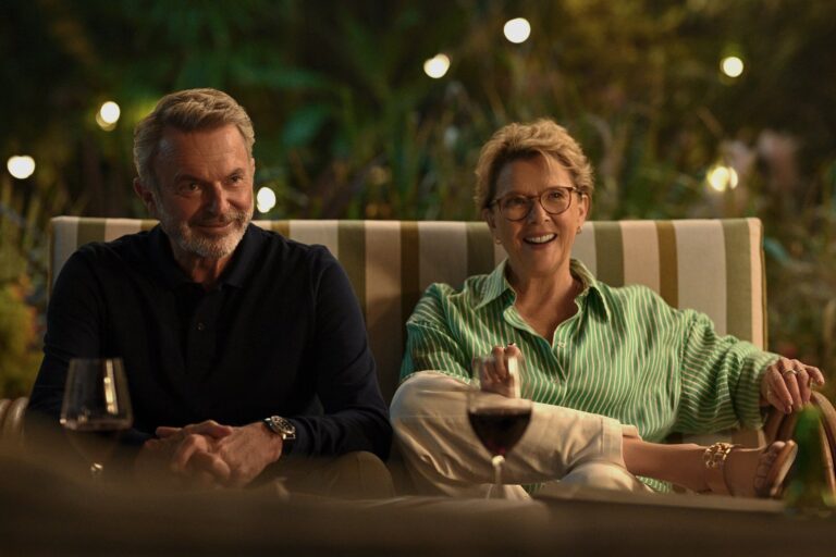 Sam Neill en una escena de la serie Apples Never Fall