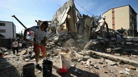 Analistas debaten sobre la respuesta internacional a la tragedia en Colombia