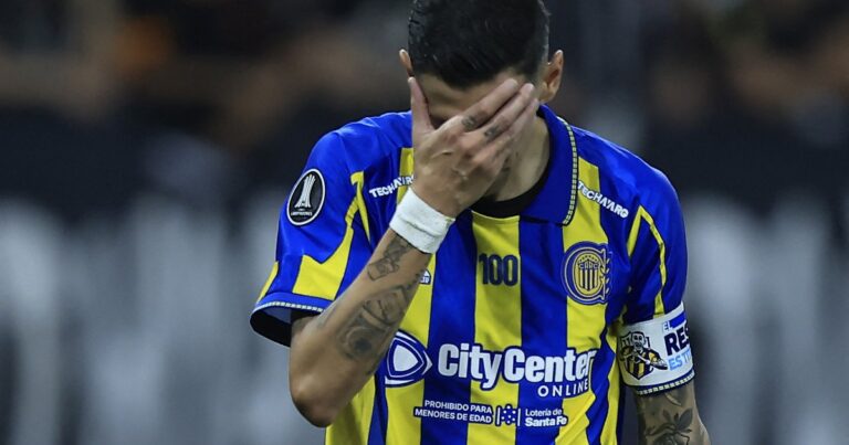 Ángel Di María durante el partido entre Rosario Central y Corinthians