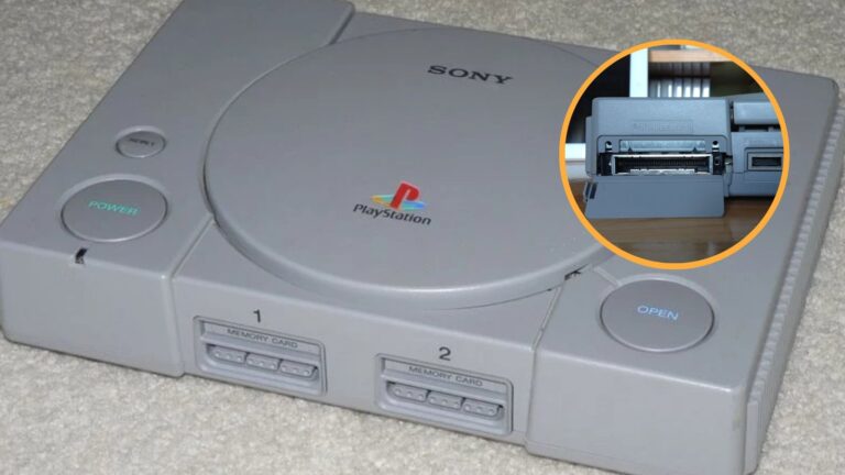 PlayStation original adaptada como máquina arcade con controles y televisor CRT