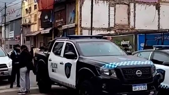 Operativo policial en la sinagoga de Flores durante el desalojo