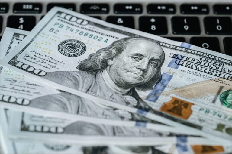 Cotización del dólar oficial y blue en Argentina