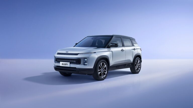 SUV Geely Icon en color blanco