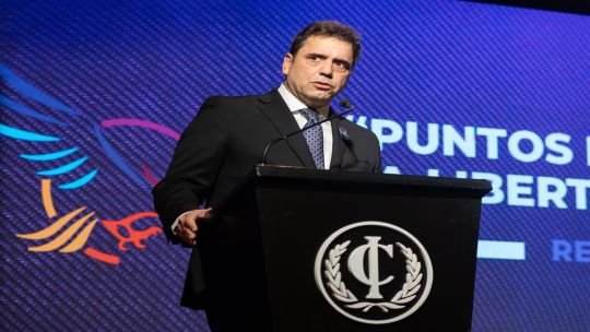 Lisandro Catalán durante el acto de lanzamiento de su candidatura a gobernador de Tucumán