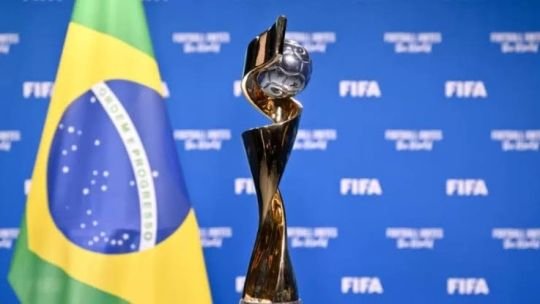 Estadio Maracaná durante un partido de fútbol femenino