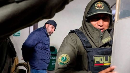 Fernando Cerimedo bajo custodia de fuerzas bolivianas