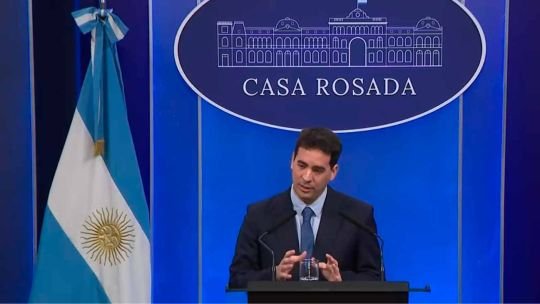 Adrián Ravier, vocero presidencial, en conferencia de prensa