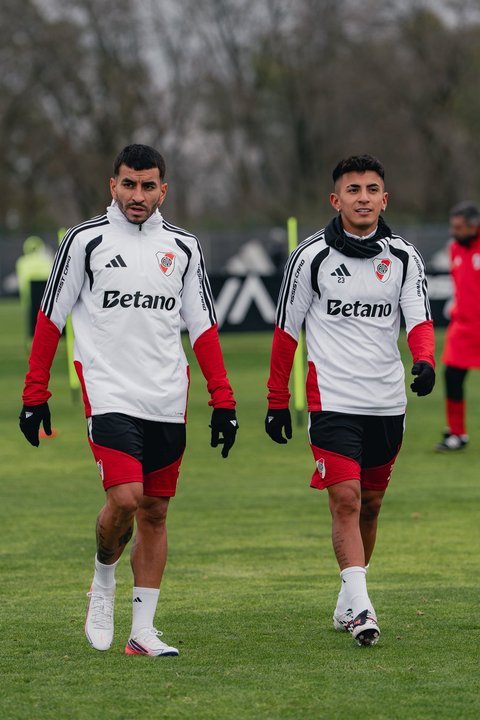 Thiago Almada durante un entrenamiento de River Plate