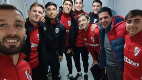 Jugadores de River entrenando en el predio de Cantilo