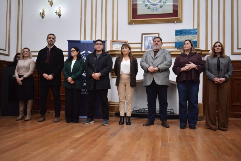 Docentes en Santa Cruz durante una jornada de protesta