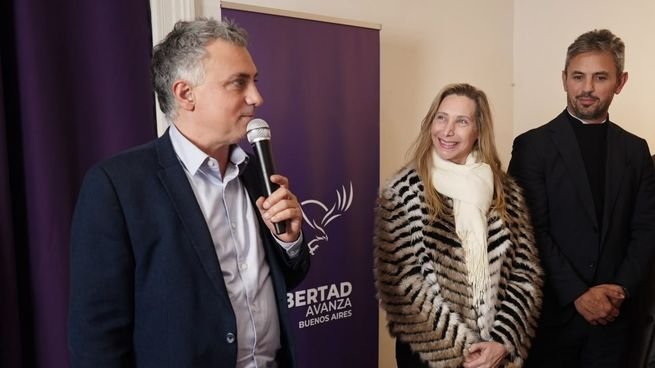 Sebastián Pareja durante la inauguración de la sede de LLA en Barracas