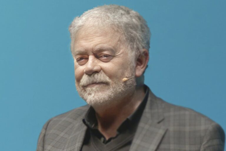 Walter Riso durante una entrevista